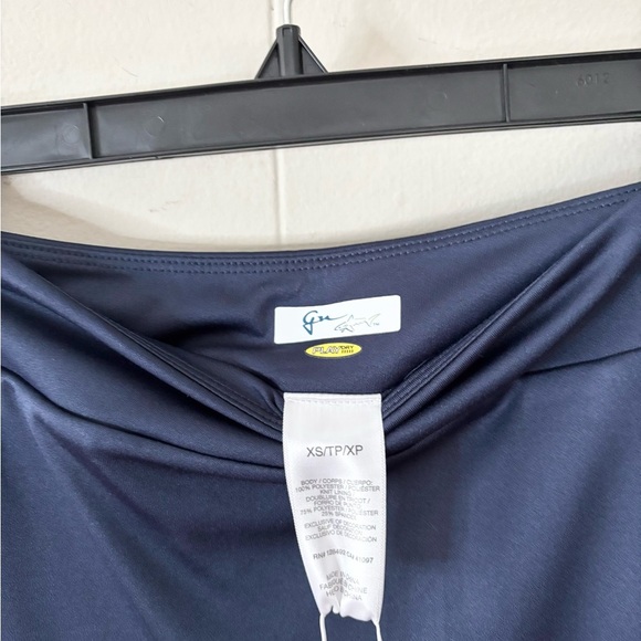 Greg Norman Crossover Flounce Pullon Skort navy size XS new - Picture 2 of 7